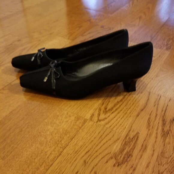STUART WEITZMAN Vintage Kitten Heels shoes size 7.5 - Picture 3 of 7